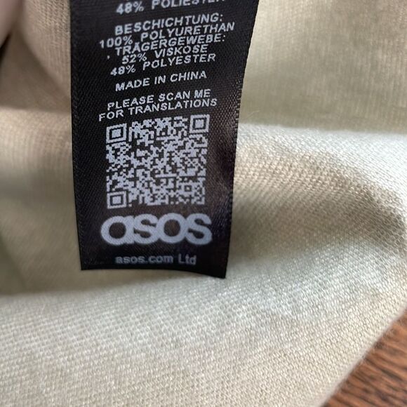 ASOS Design High Rise Purple Snake Print Leather Look Shorts. Size 4. NWT - Picture 13 of 14